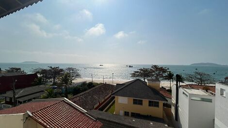 Charming penthouse with sea view!