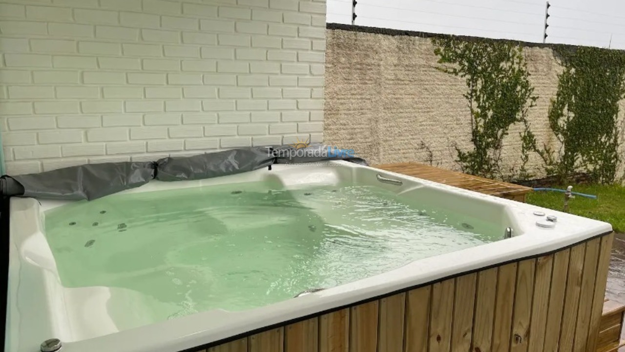 Casa para aluguel de temporada em Florianopolis (Praia dos Ingleses)