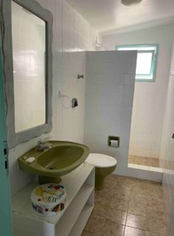 Casa 4 dormitórios com acesso pé na areia e vista panorâmica do mar