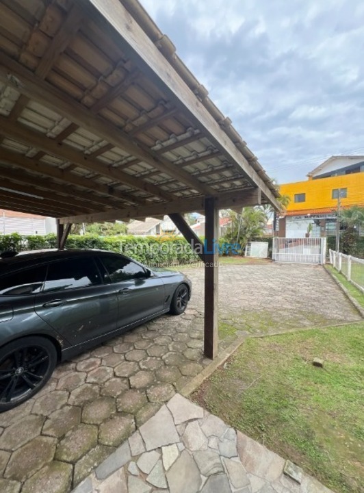 Casa para aluguel de temporada em Florianopolis (Praia dos Ingleses)
