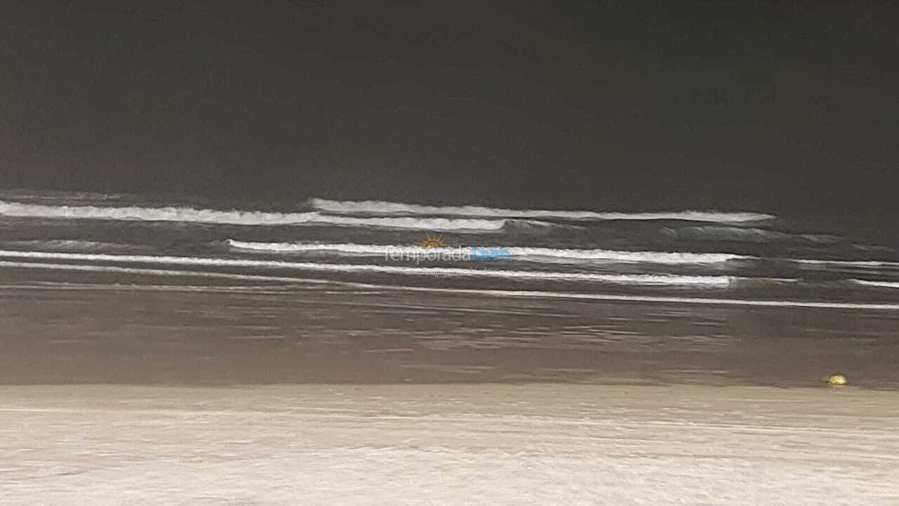 Apartamento para aluguel de temporada em Ubatuba (Praia Grande)