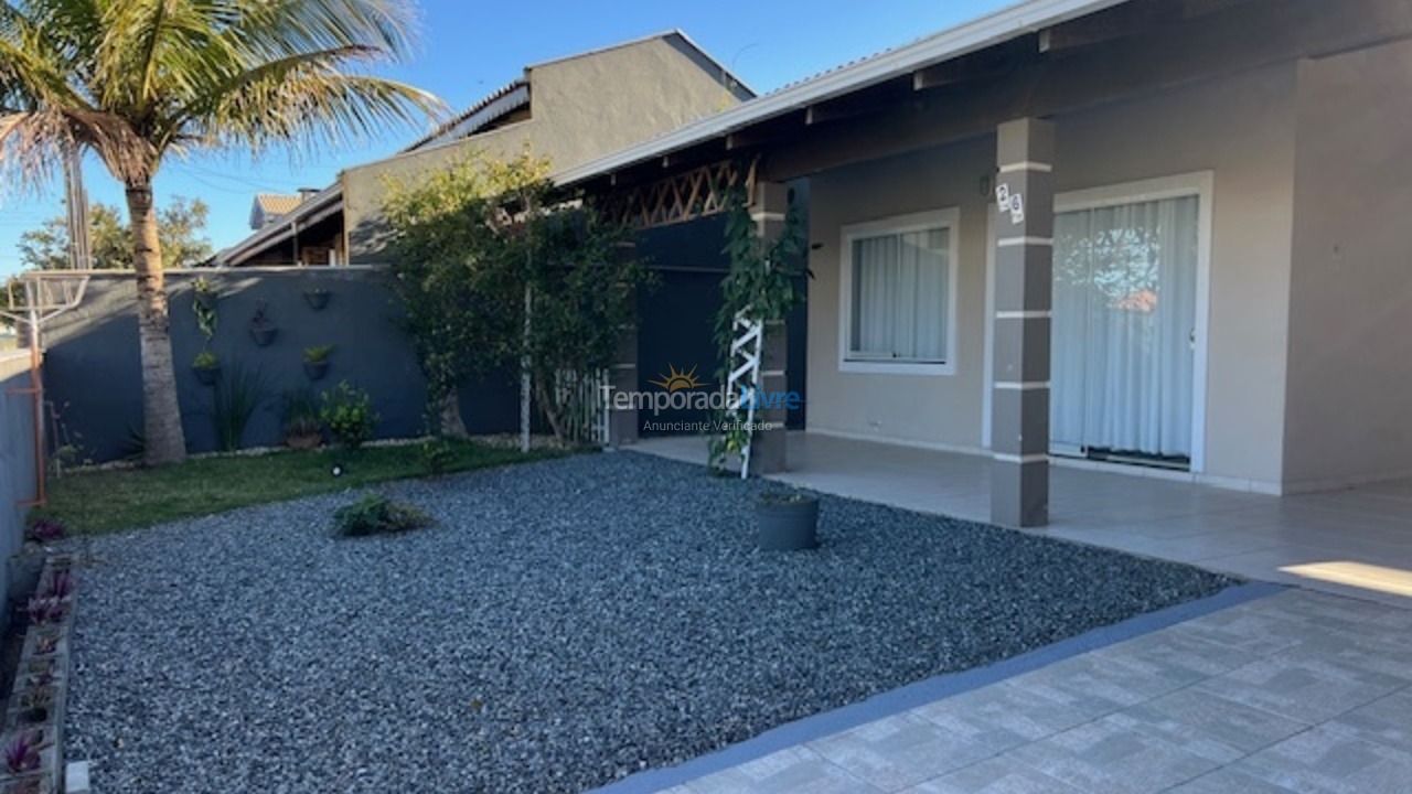 Casa para aluguel de temporada em São Francisco do Sul (Prainha)