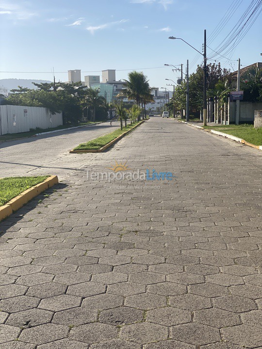 Casa para aluguel de temporada em Bombinhas (Canto Grande)