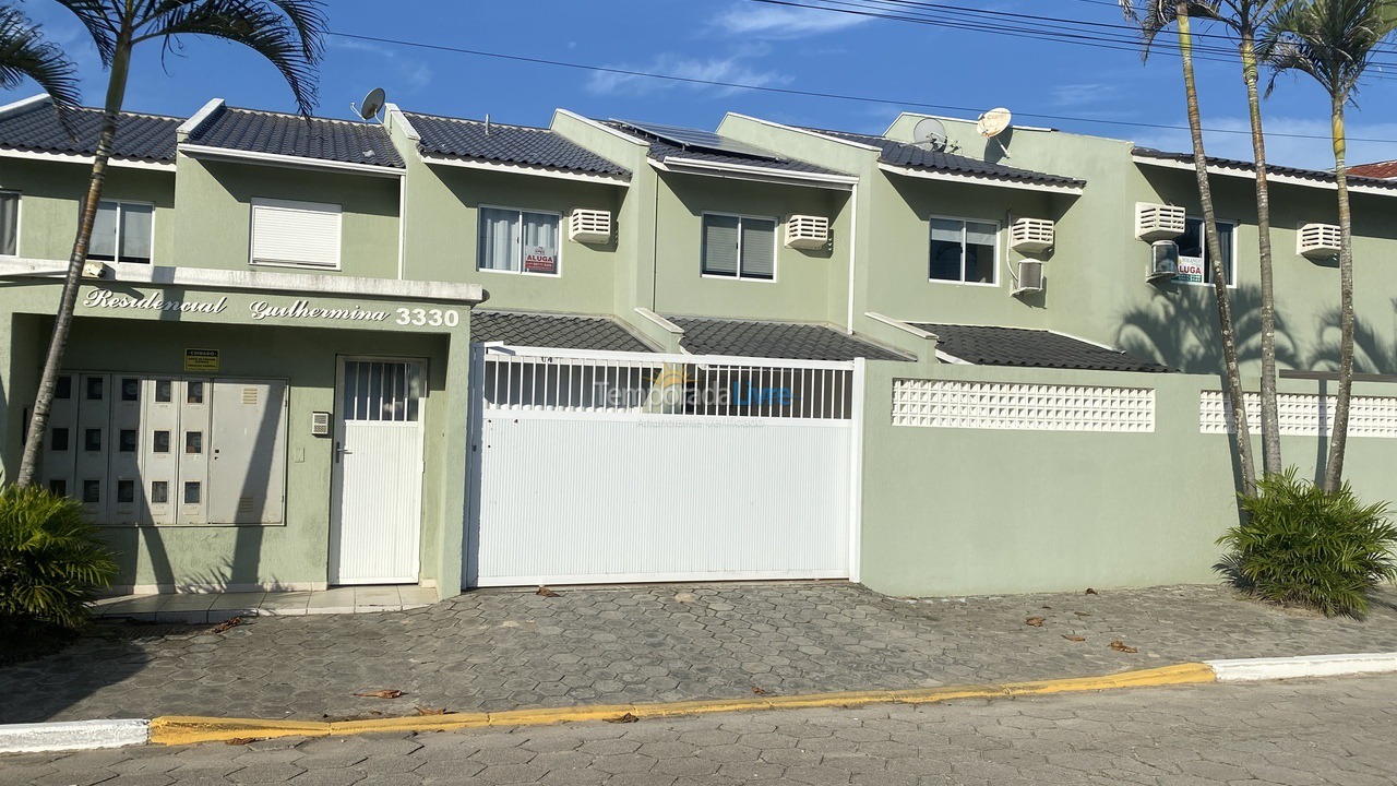 Casa para aluguel de temporada em Bombinhas (Canto Grande)