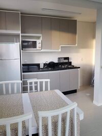Apartamento com 02 dormitórios na praia dos ingleses