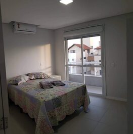Apartamento com 02 dormitórios na praia dos ingleses