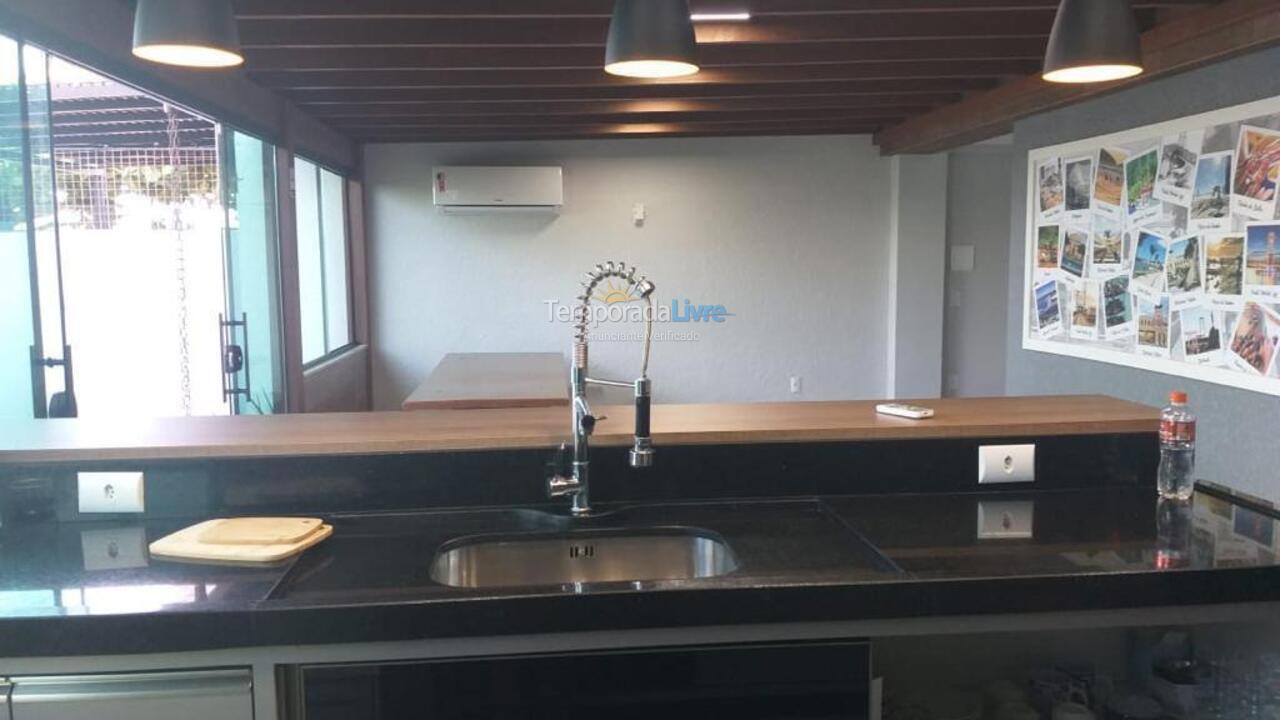 Casa para aluguel de temporada em Florianopolis (Praia dos Ingleses)