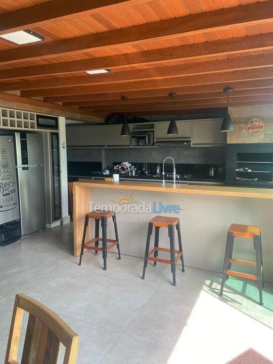 Casa para aluguel de temporada em Florianopolis (Praia dos Ingleses)