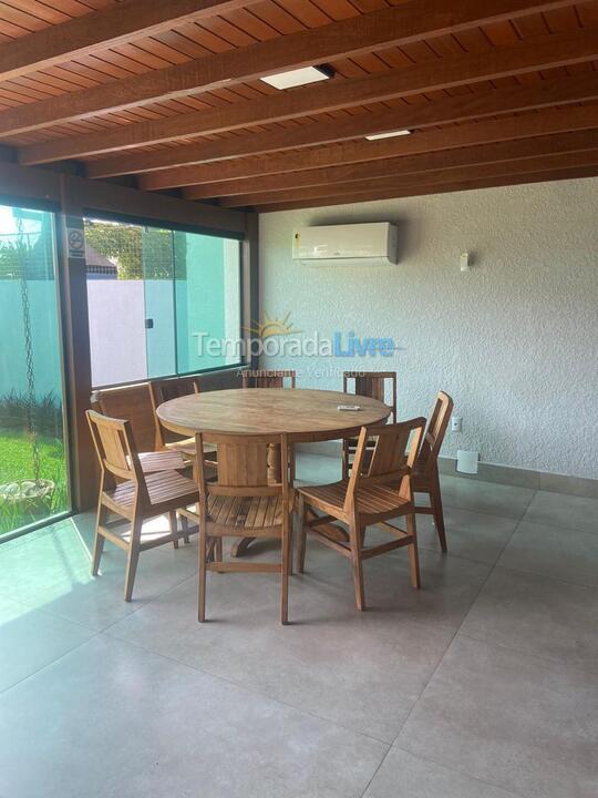 Casa para aluguel de temporada em Florianopolis (Praia dos Ingleses)