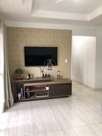 APARTMENT FOR 6 PEOPLE ON THE MAIN AVENUE OF MEIA PRAIA