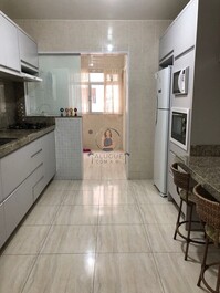 APARTMENT FOR 6 PEOPLE ON THE MAIN AVENUE OF MEIA PRAIA