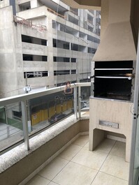 APARTMENT FOR 6 PEOPLE ON THE MAIN AVENUE OF MEIA PRAIA