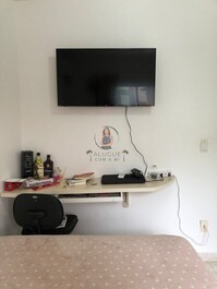 APARTMENT FOR 6 PEOPLE ON THE MAIN AVENUE OF MEIA PRAIA