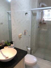 APARTMENT FOR 6 PEOPLE ON THE MAIN AVENUE OF MEIA PRAIA