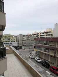 APARTMENT FOR 6 PEOPLE ON THE MAIN AVENUE OF MEIA PRAIA