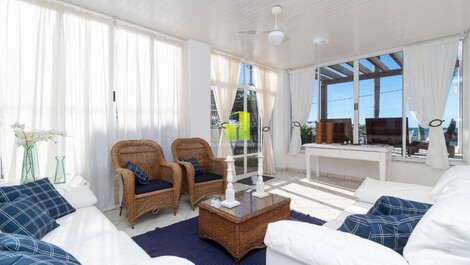 Casa Beira Mar com Piscina no coração de Bombinhas