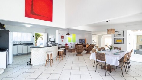 Casa Beira Mar com Piscina no coração de Bombinhas