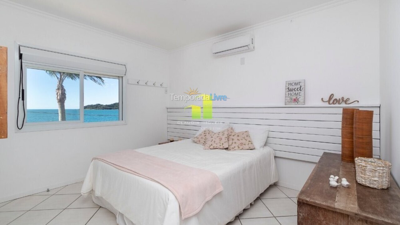 Casa para aluguel de temporada em Bombinhas (Praia de Bombinhas)