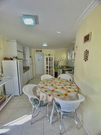 Beautiful Apartment in the Center of Bombinhas