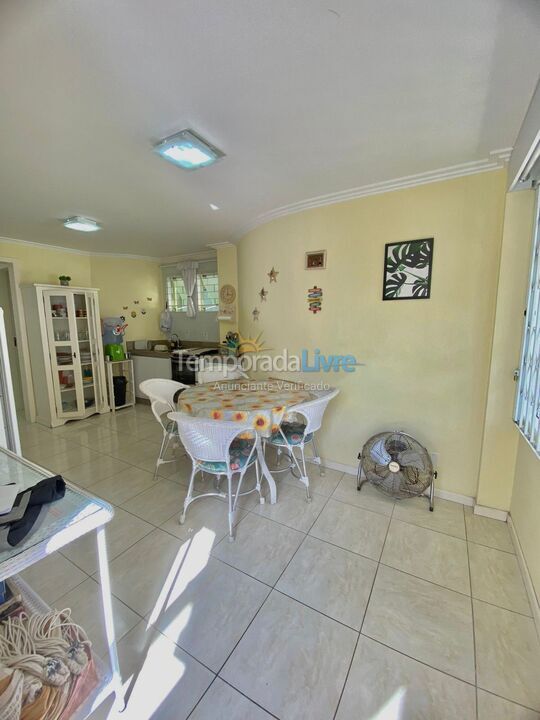 Apartment for vacation rental in Bombinhas (Praia de Bombinhas)