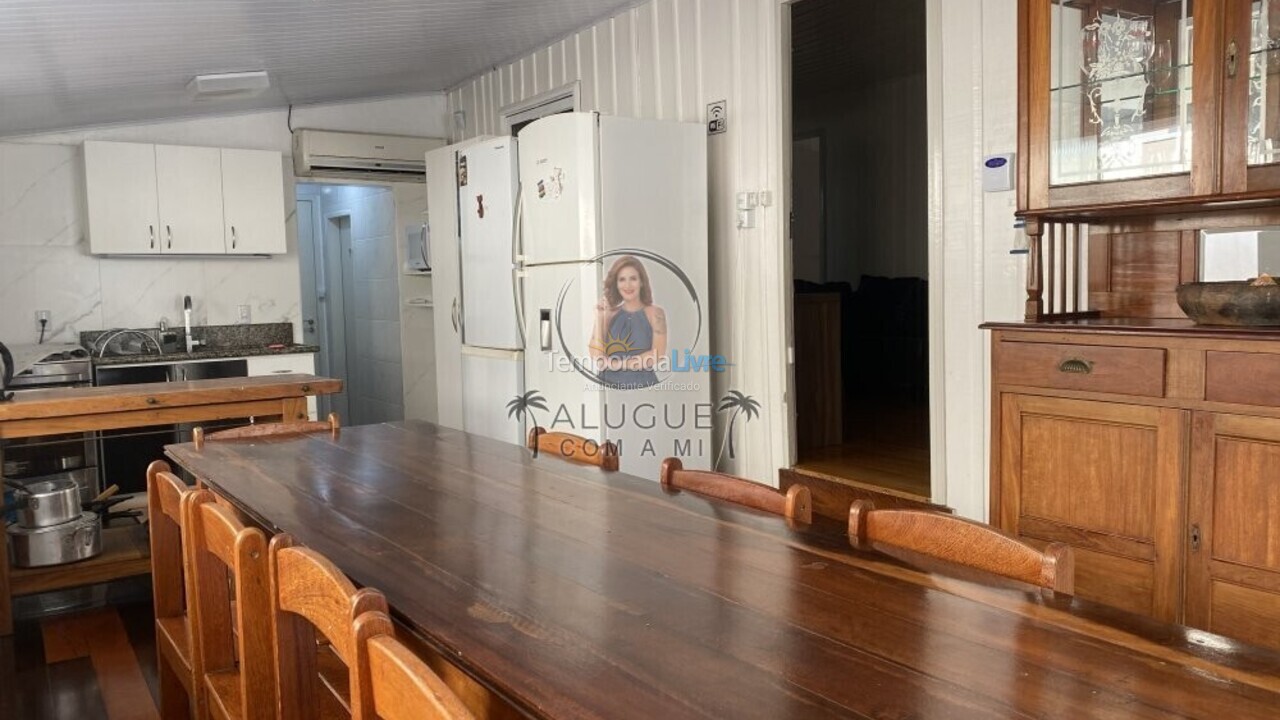 Casa para aluguel de temporada em Bombinhas (Mariscal)