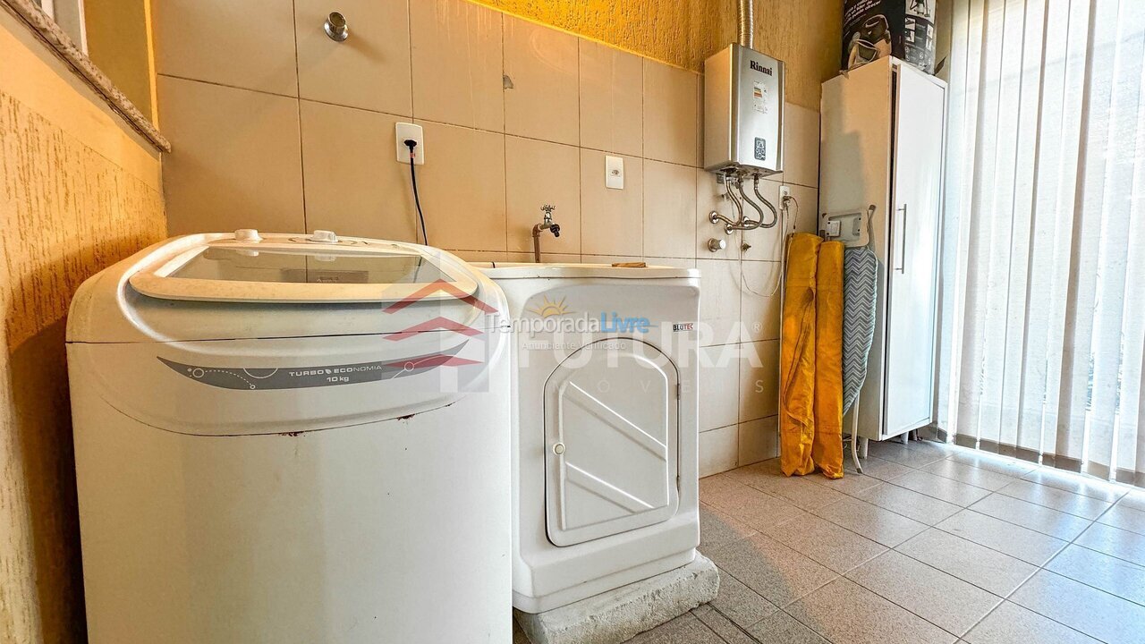 House for vacation rental in Bombinhas (Praia de Bombas)