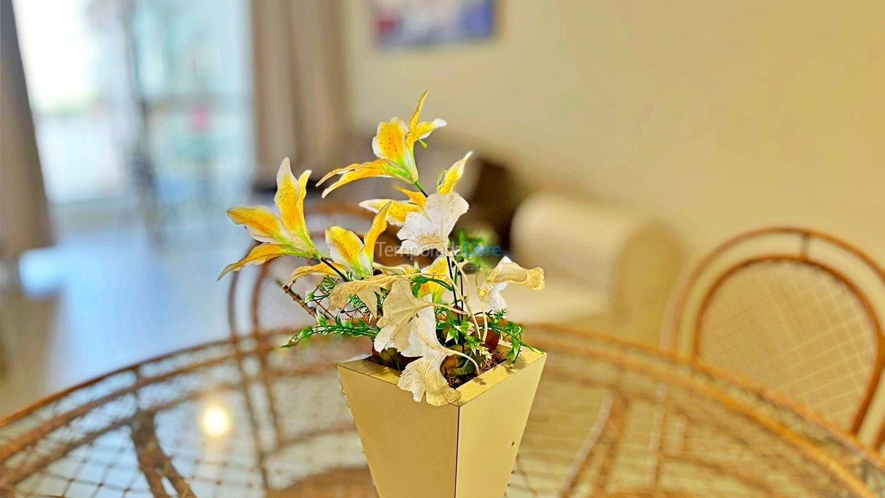 Apartamento para aluguel de temporada em Guarujá (Pitangueiras)