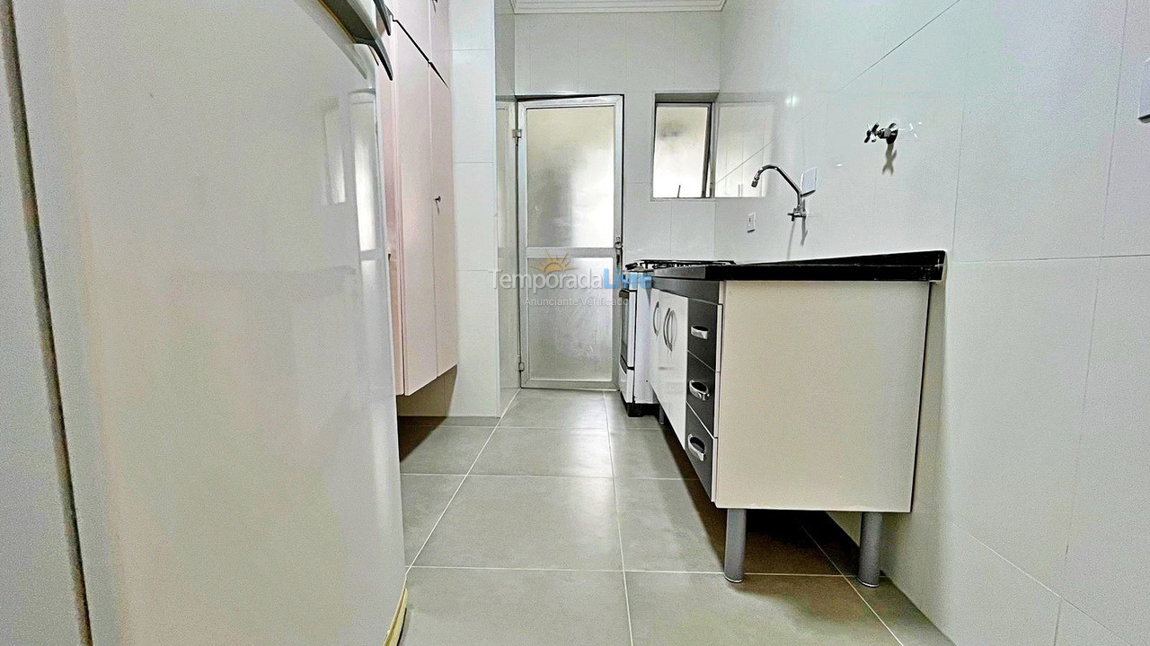 Apartamento para aluguel de temporada em Guarujá (Pitangueiras)