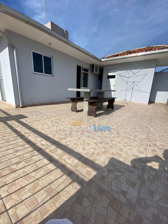 Apartamento para aluguel de temporada em Florianopolis (Praia dos Ingleses)