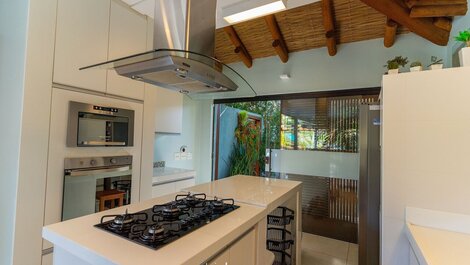 Mansão Prime dos Leões em Condomínio, Búzios-RJ