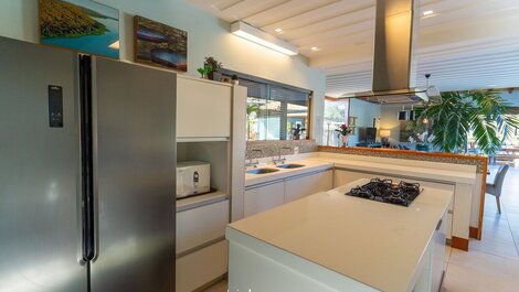 Mansão Prime dos Leões em Condomínio, Búzios-RJ