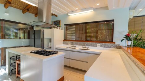 Mansão Prime dos Leões em Condomínio, Búzios-RJ