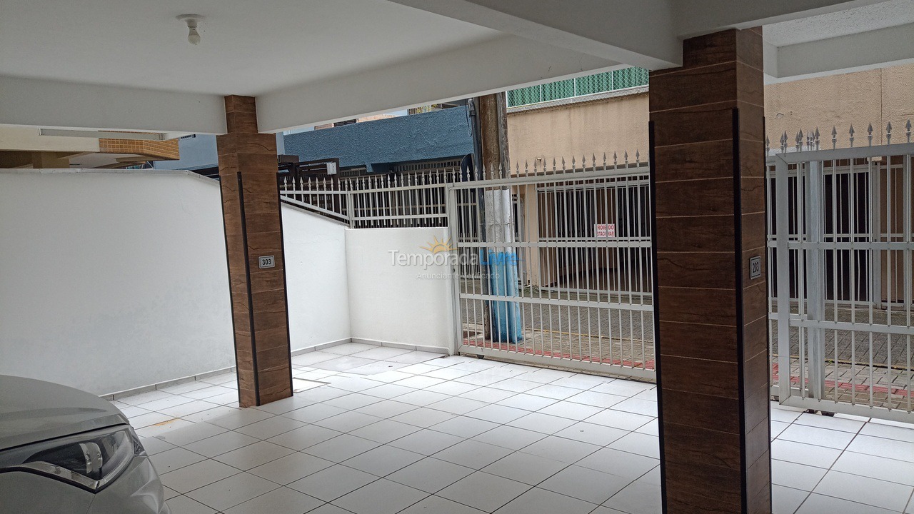 House for vacation rental in Itapema (Meia Praia)