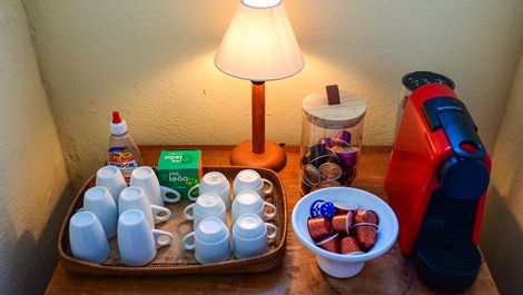 "Casa Balinesa com Piscina e Serviços, Apenas 50m da Praia"