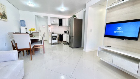 APARTMENT WITH 2 BEDROOMS IN BOMBINHAS BEACH (DOWNTOWN)