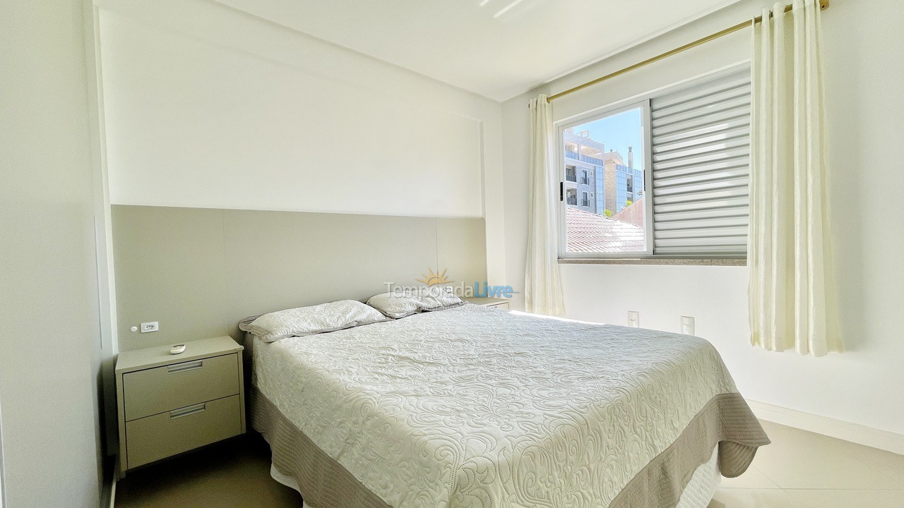 Apartment for vacation rental in Bombinhas (Praia de Bombinhas)