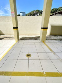 APARTMENT WITH 2 BEDROOMS IN BOMBINHAS BEACH (DOWNTOWN)