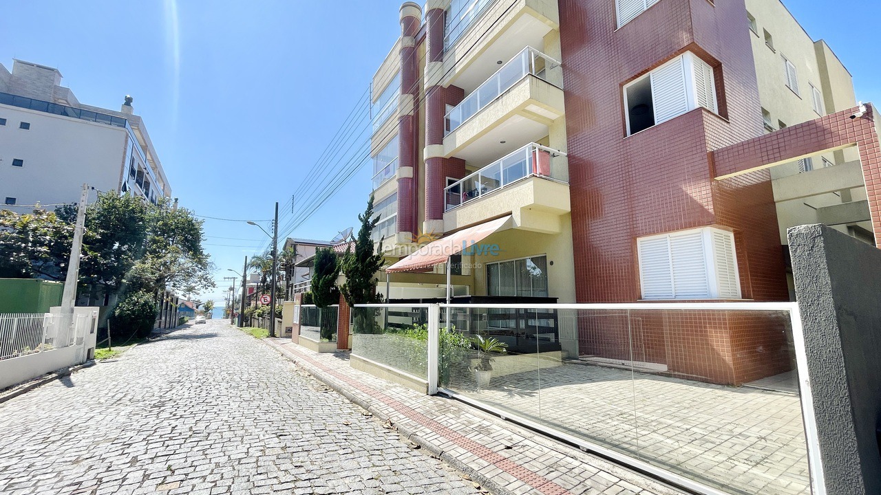 Apartment for vacation rental in Bombinhas (Praia de Bombinhas)