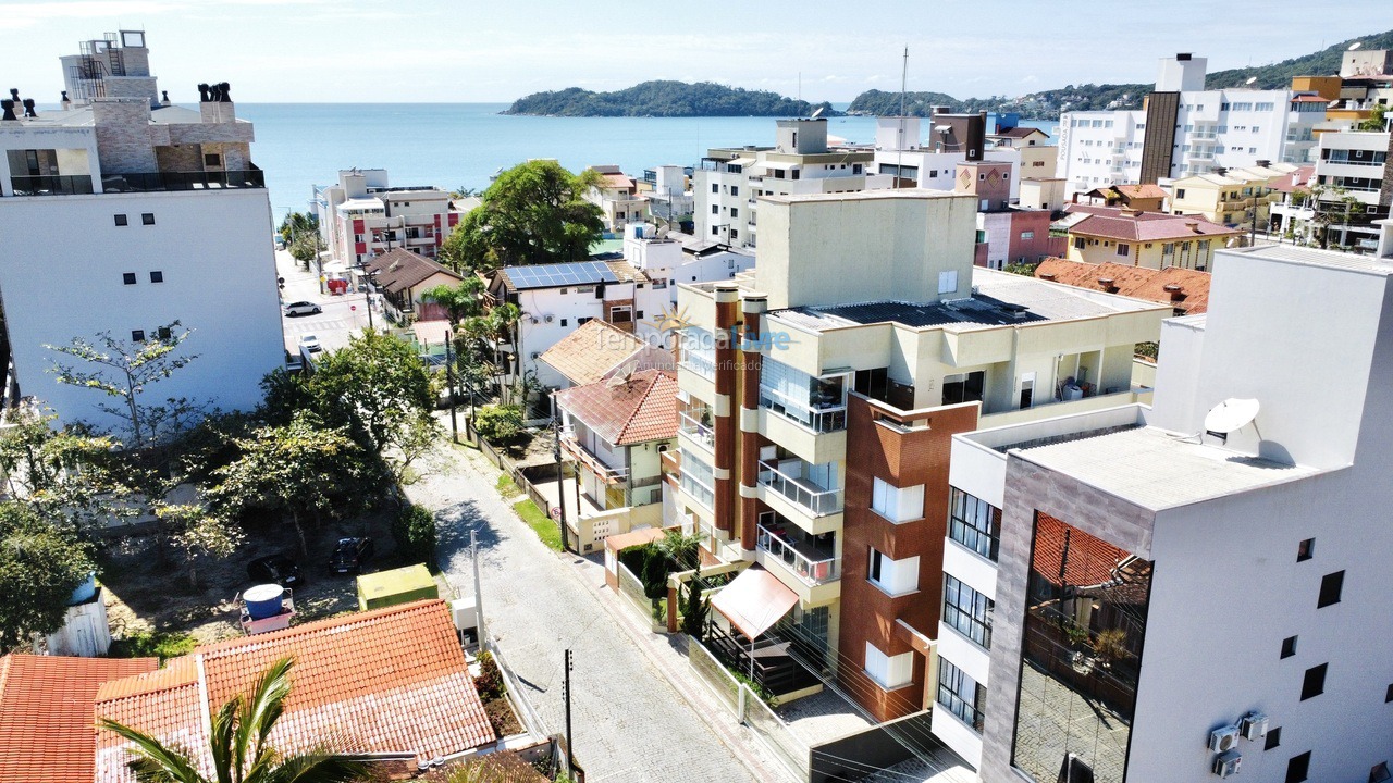 Apartment for vacation rental in Bombinhas (Praia de Bombinhas)