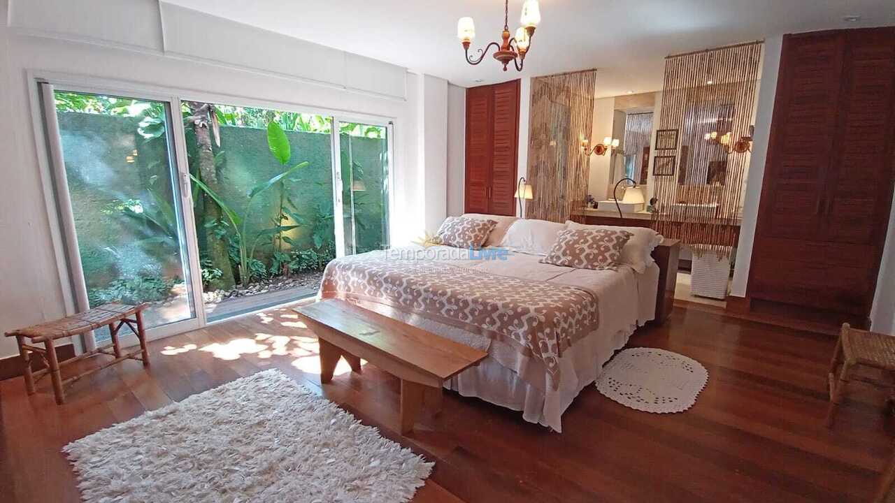 Casa para alquiler de vacaciones em São Sebastião (Praia da Baleia)