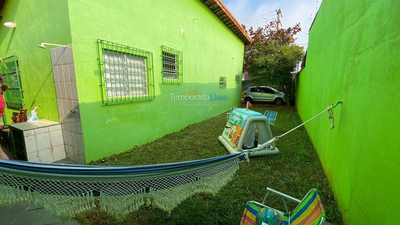 Casa para alquiler de vacaciones em Peruíbe (Balneario Belmira Novaes)