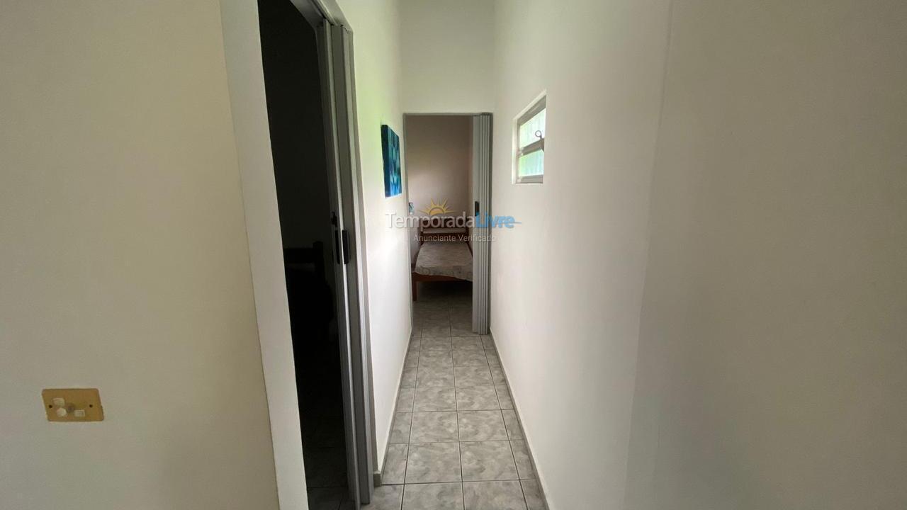 Casa para alquiler de vacaciones em Peruíbe (Balneario Belmira Novaes)