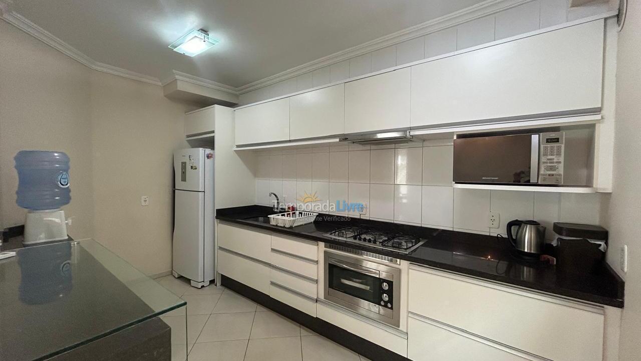 Apartamento para alquiler de vacaciones em Bombinhas (Praia de Bombas)