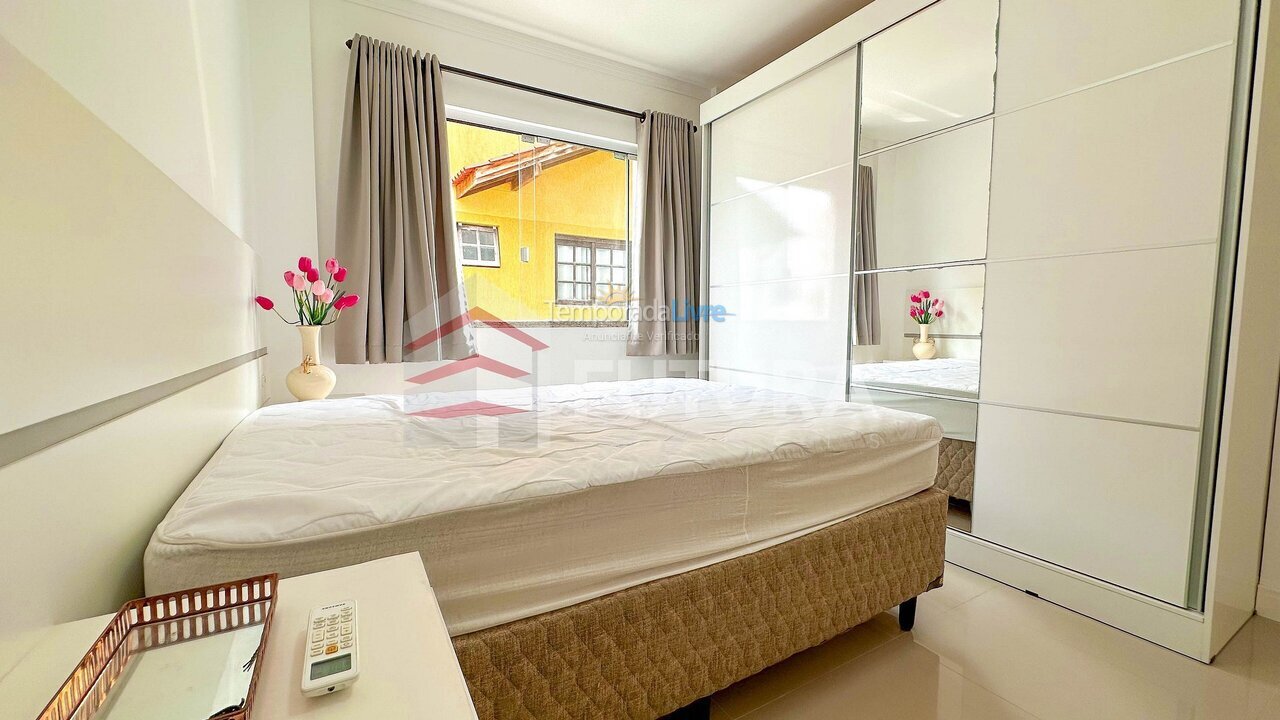 Apartment for vacation rental in Bombinhas (Praia de Bombas)