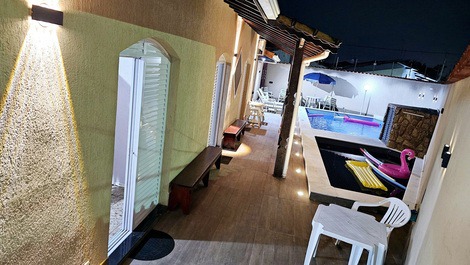 Beautiful House with 2 Pools, Adult (Heated) and Fireplace-Near the Beach