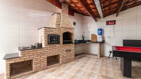 Beautiful House with 2 Pools, Adult (Heated) and Fireplace-Near the Beach