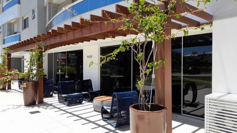 Apartamento con 02 suites, en el mejor condominio de Praia dos Ingleses.