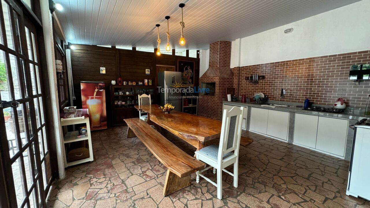 Casa para aluguel de temporada em Matinhos (Matinhos)