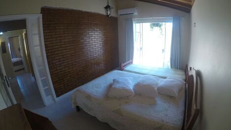 CASA PARA 16 PESSOAS A 50M DO MAR EM PORTO BELO