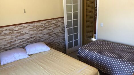 CASA PARA 16 PESSOAS A 50M DO MAR EM PORTO BELO